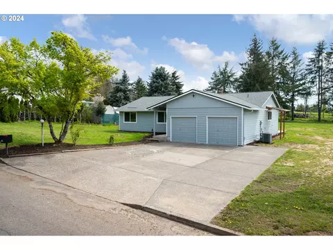18040 SEmi St, Damascus, OR 97089