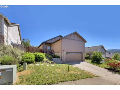 1037 Ruby Clair Dr, Creswell, OR 97426