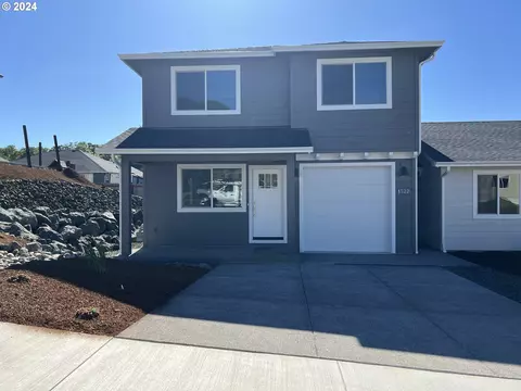 1522 W Thyme Dr, Roseburg, OR 97471