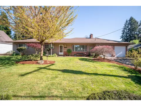 4866 SE View Acres Rd, Milwaukie, OR 97267