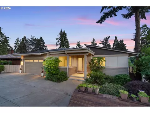 1011 SE Columbia Ridge Dr, Vancouver, WA 98664