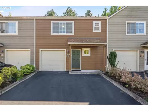 7147 SW Sagert St #104, Tualatin, OR 97062