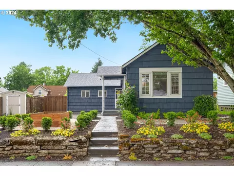 4203 SE Liebe St, Portland, OR 97206