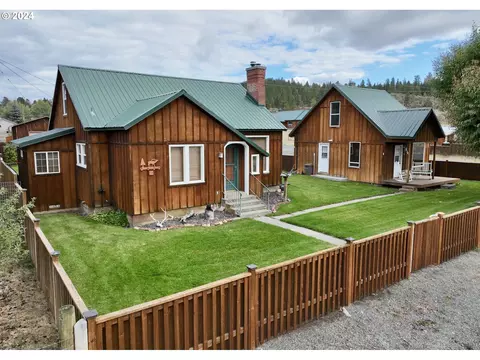 104 Park Ave, Seneca, OR 97873