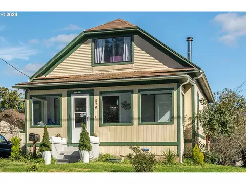 970 N 10th St, Coos Bay, OR 97420
