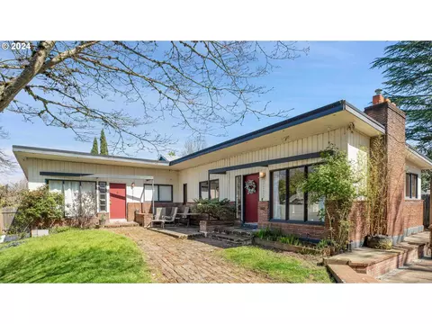 3215 SE Woodward St, Portland, OR 97202