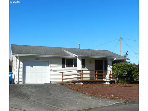 1570 Upmqua Pl, Woodburn, OR 97071