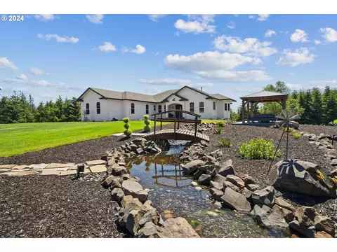 81 Pandora Point Rd, Woodland, WA 98674