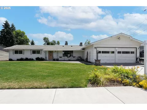 4572 NE Hayesville Dr, Salem, OR 97305