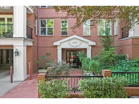 2328 NW Glisan St #11, Portland, OR 97210