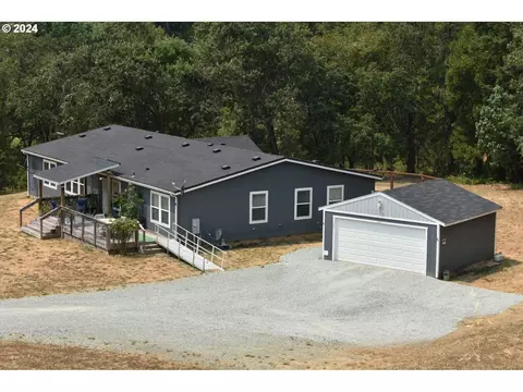 141 Silver Butte Rd, Riddle, OR 97469