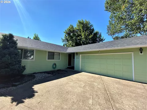2312 Parliament St, Eugene, OR 97405