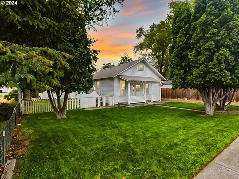 334 E Ridgeway Ave, Hermiston, OR 97838