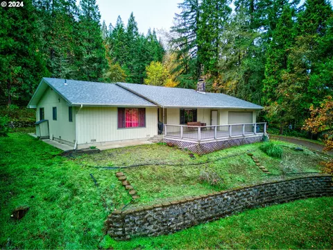 454 Standley Rd, Glide, OR 97443