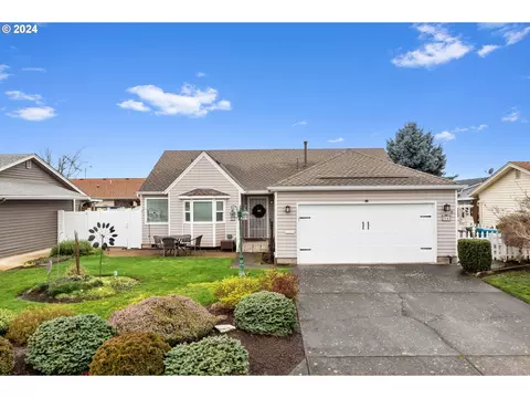 2043 Astor Way, Woodburn, OR 97071