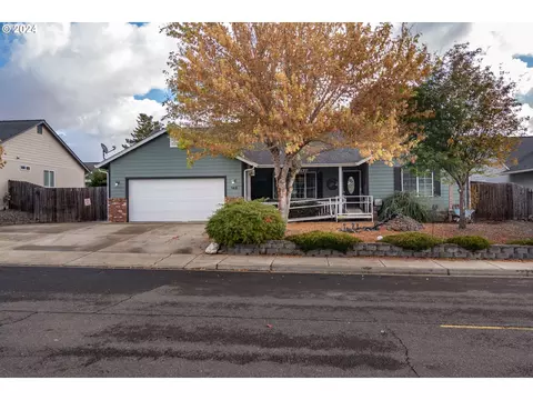 149 Woodduck St, Winston, OR 97496
