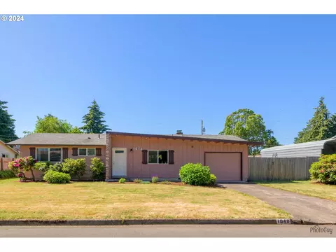 1040 Stillman Ave, Eugene, OR 97404
