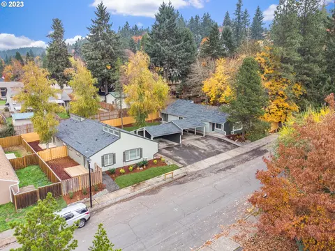 1456 Village Park Pl, West Linn, OR 97068