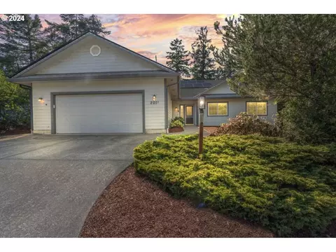2011 Willow Loop, Florence, OR 97439
