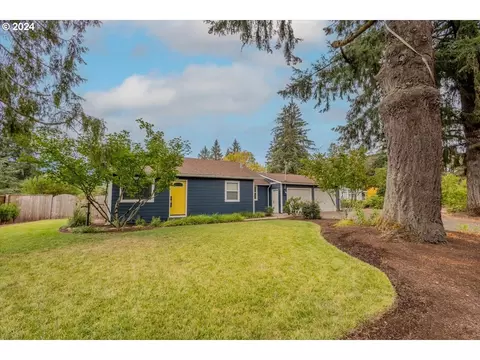 48387 SW Kingwood Ave, Mill City, OR 97360