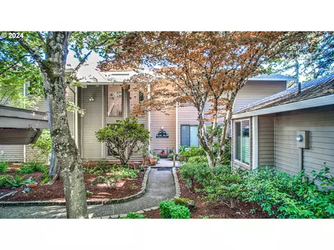 8256 SW Woodbridge Ct #3, Wilsonville, OR 97070