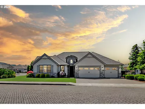 1765 Trevino Rd, Creswell, OR 97426
