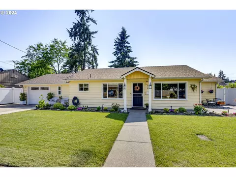 510 S 1st St, Silverton, OR 97381