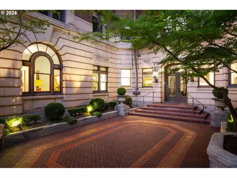 2141 NW Davis St #103, Portland, OR 97210