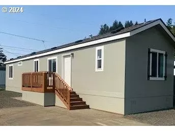 1413 Hawthorne Ave #24, Reedsport, OR 97467