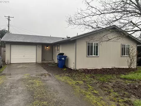307 32nd St, Springfield, OR 97478