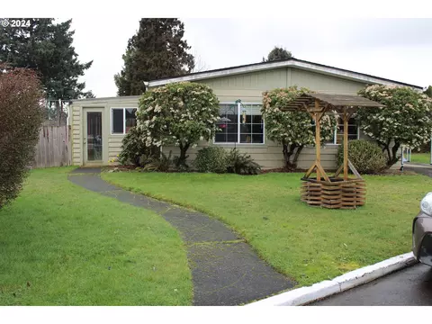 11391 SW Royal Villa Dr, Portland, OR 97224