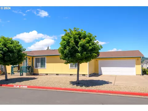 2606 Maia Loop, Springfield, OR 97477