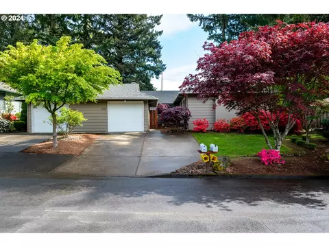 9032 SW Monterey Pl, Portland, OR 97225