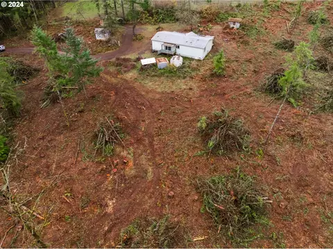39533 Ann Ln, Marcola, OR 97454