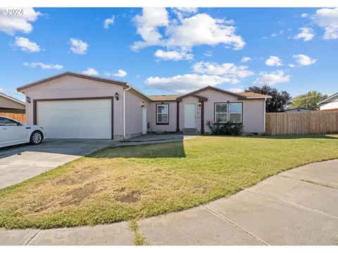 1337 SW Porter Ct, Hermiston, OR 97838
