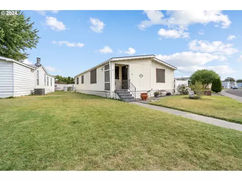 1030 SW 11th St # 85, Hermiston, OR 97838