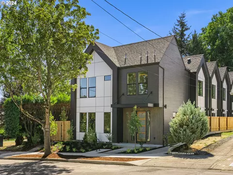 1796 SE Spokane St #2, Portland, OR 97202