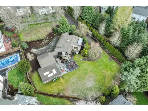 12500 SW Winterview Dr, Tigard, OR 97224