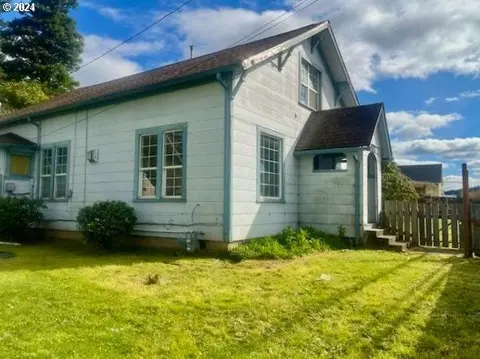 603 C St, Myrtle Point, OR 97458