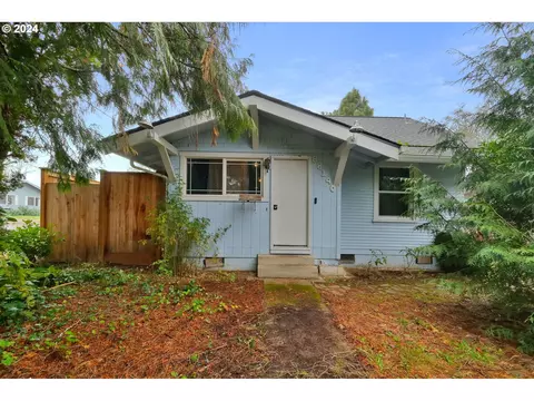 88140 3rd St, Veneta, OR 97487