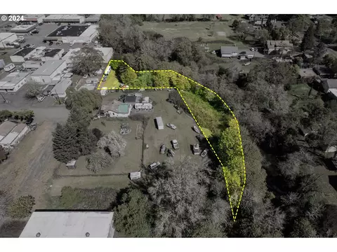 201 NE Ivan St, Roseburg, OR 97470