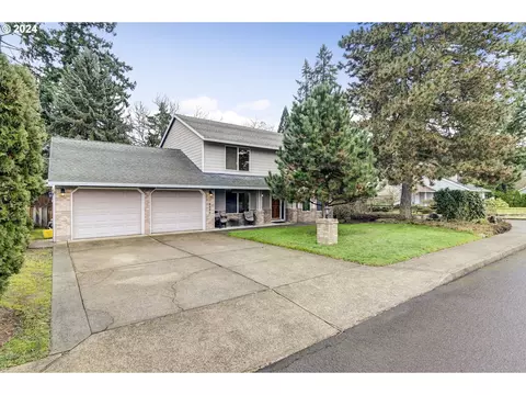 14190 SE Maple Ln, Milwaukie, OR 97267