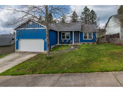 122 Salmon St, Roseburg, OR 97471