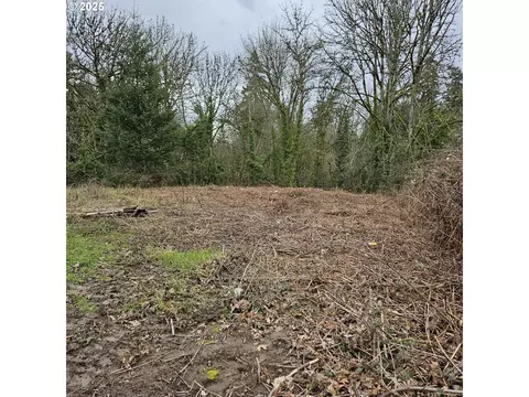 3 Rd St #2, Newberg, OR 97132