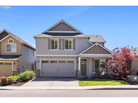 686 N V St, Washougal, WA 98671
