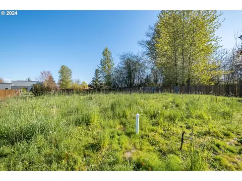 dolores way, Albany, OR 97322