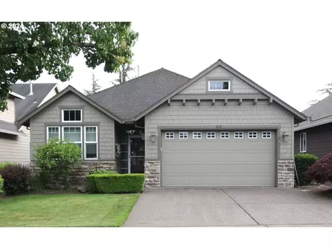 672 Fairwood Cres, Woodburn, OR 97071