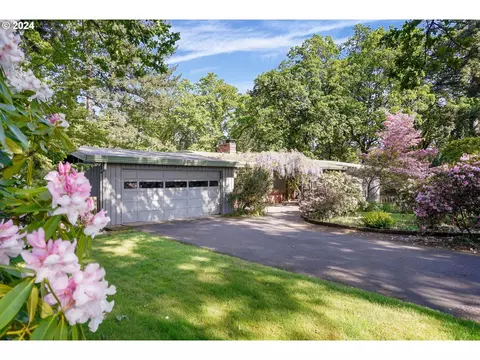 3544 Pioneer Dr SE, Salem, OR 97302