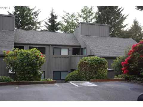 5801 NE Voyage Ave #6, Lincoln City, OR 97367