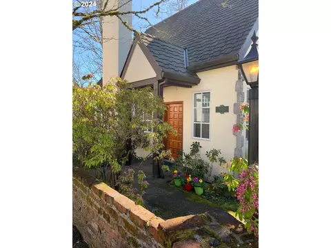9916 NW Abbey Rd, Portland, OR 97229
